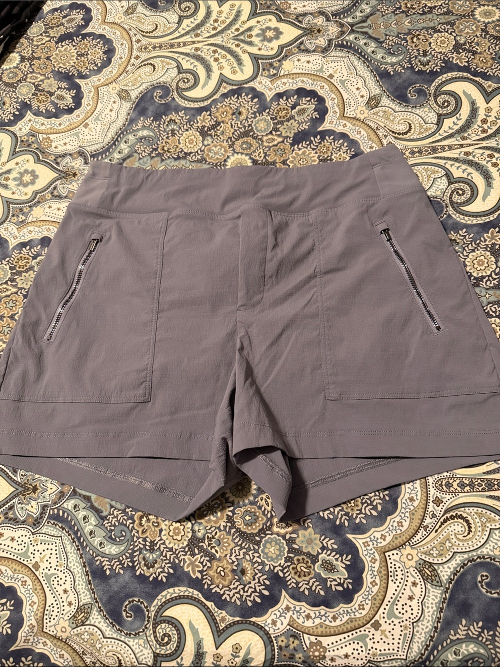 Athleta Trekkie Slate Gray Athletic Shorts with Zip Pockets size 10